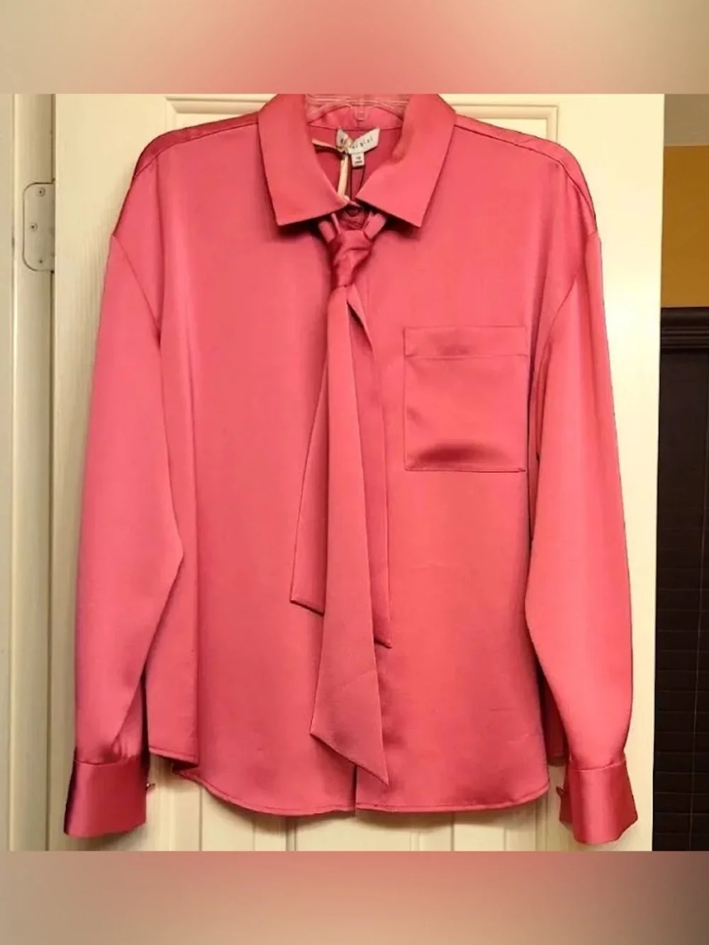 ✨💖 Gianni Bini x Jess Southern Satin Pussybow Blouse Fuchsia Pink Size 6 - Picture 9 of 9